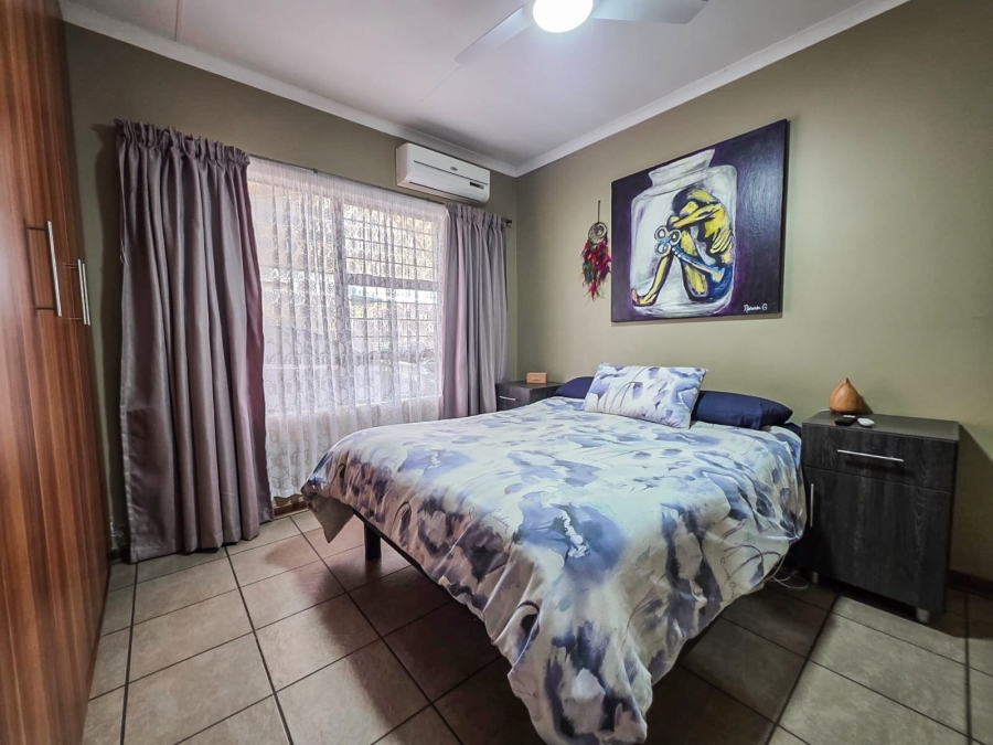 3 Bedroom Property for Sale in Kannoniers Park North West